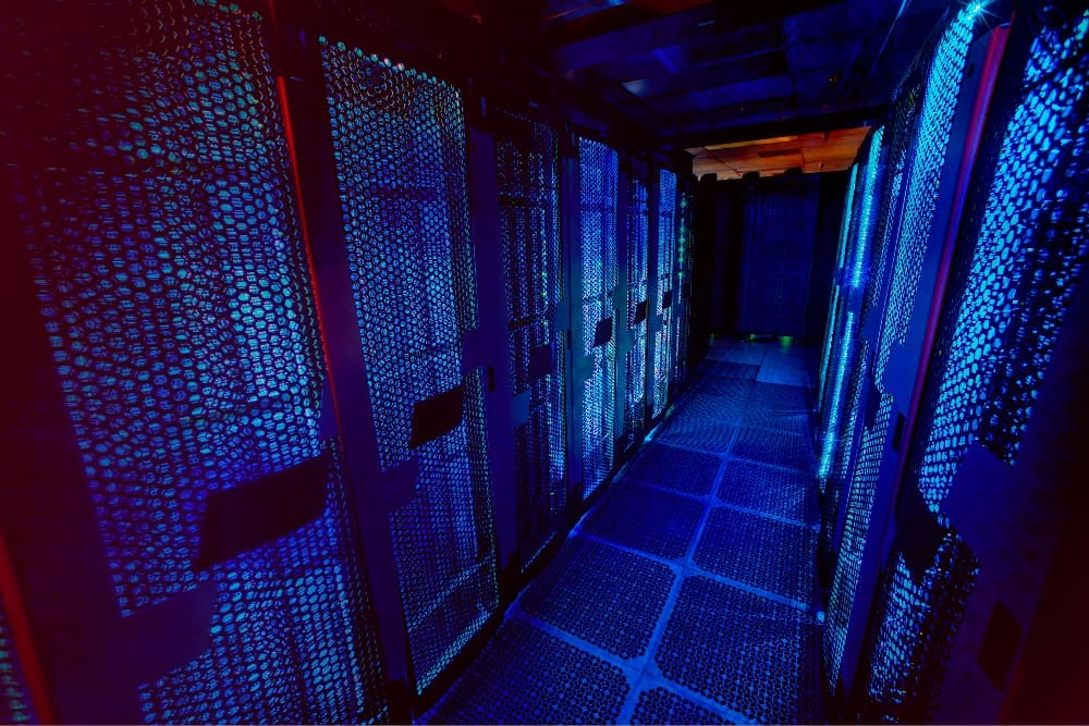 Connected server infrastructure in a modern data center